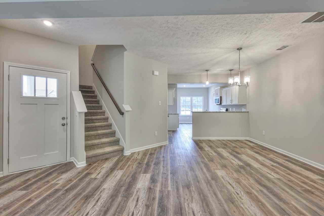 230 Creek Wood Rd - Photo 7 of 28