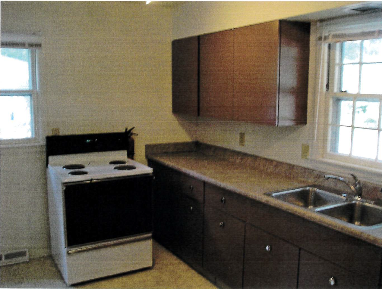 1616 Spruce Court - Photo 4 of 4