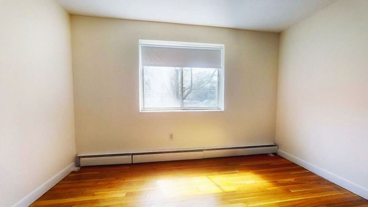 85 Gardner St - Photo 5 of 13