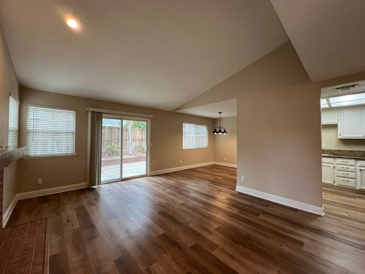 3580 Laird St - Photo 4 of 24