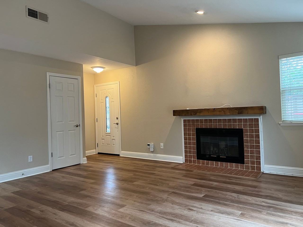 3580 Laird St - Photo 7 of 24
