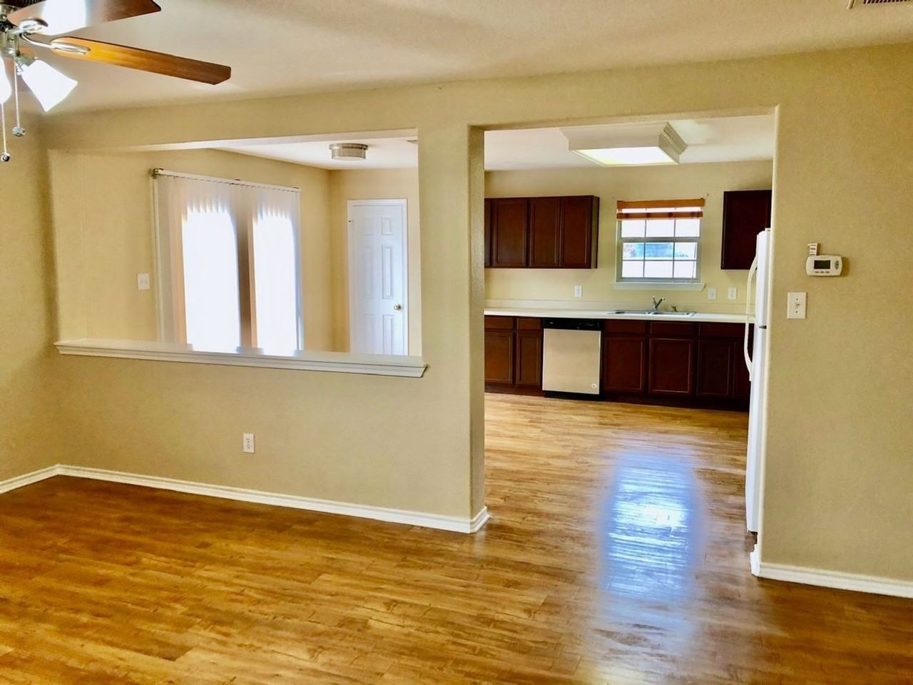 3505 Amistad Cv - Photo 3 of 11