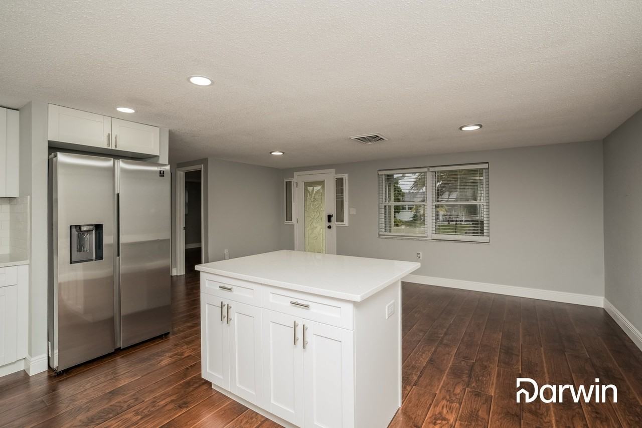 9739 Richwood Ln - Photo 2 of 14