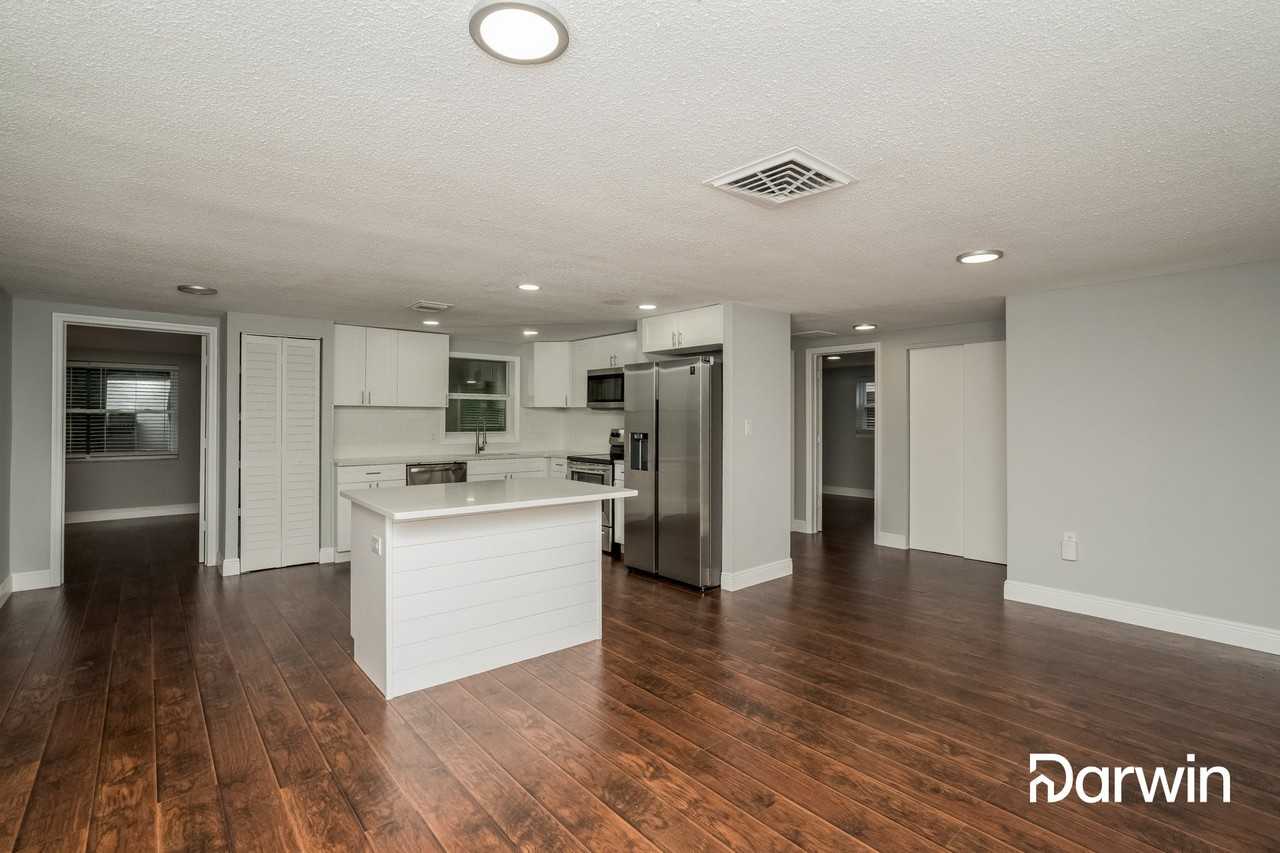 9739 Richwood Ln - Photo 3 of 14