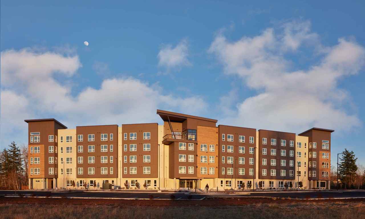 Crescent - Photo 2 of 32