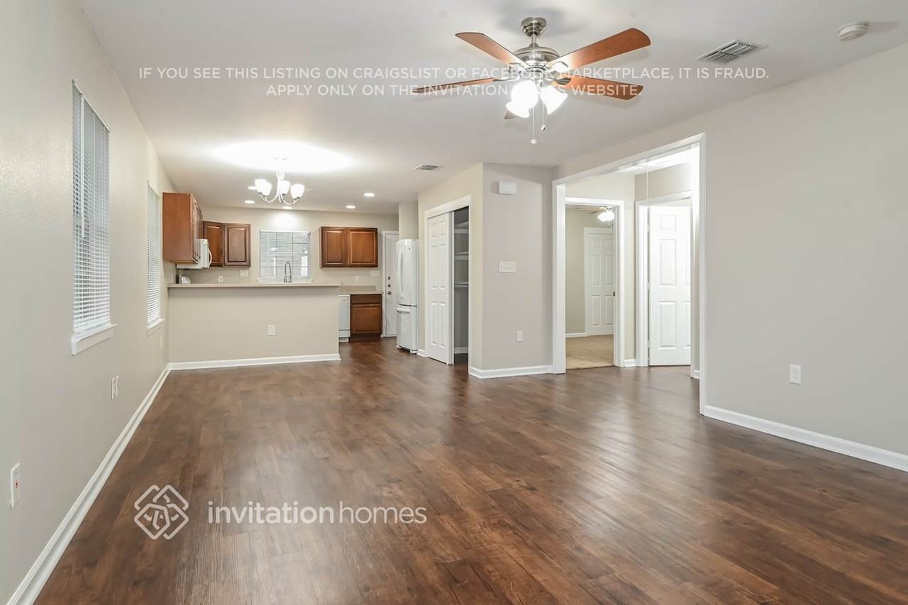 304 E Ross St - Photo 2 of 14