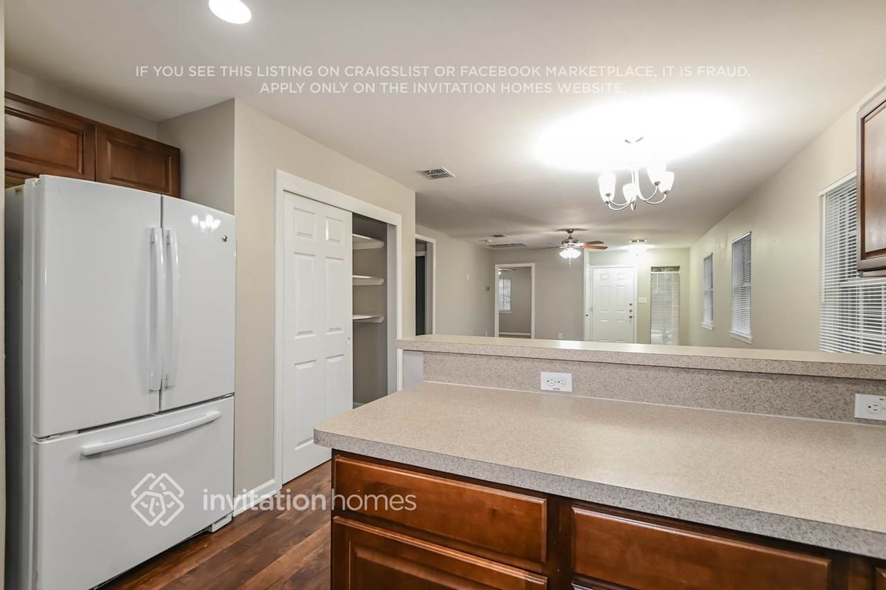 304 E Ross St - Photo 6 of 14