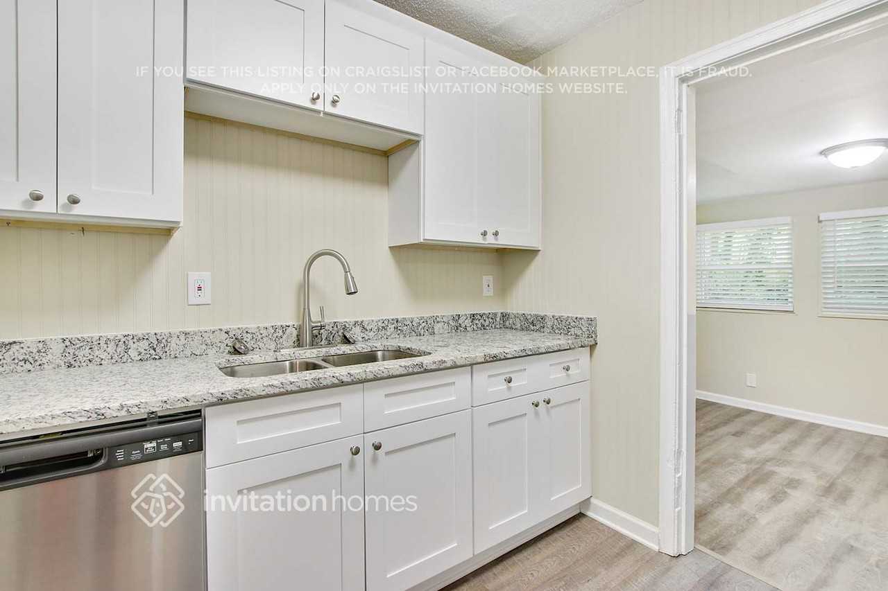 1372 E Forrest Ave - Photo 7 of 24