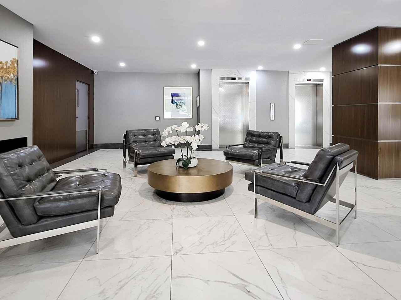 60 Inverlochy Blvd - Photo 3 of 7