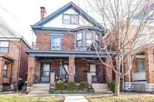 featured image of 2426 Fairview Ave