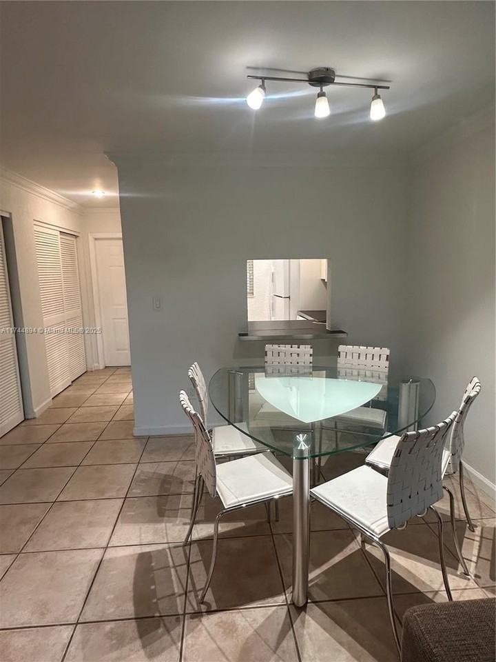 8600 Sw 67th Ave #908 - Photo 7 of 8