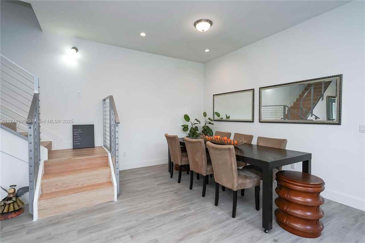 3570 Sw 23rd St #3570 - Photo 2 of 40