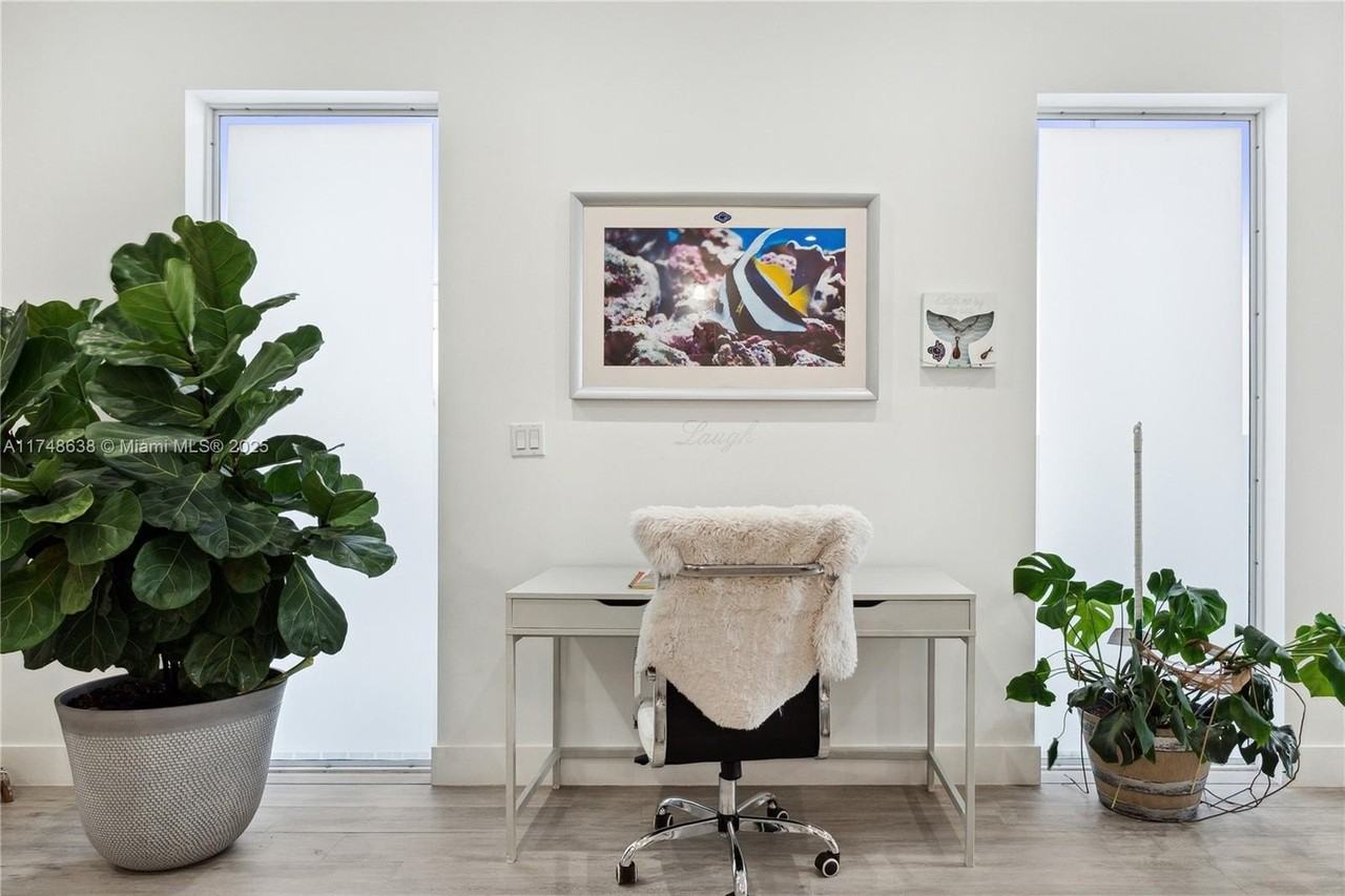 3575 Sw 23rd St #3575 - Photo 7 of 20