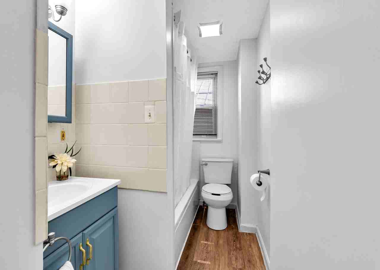 E Tompkins St - Photo 7 of 20