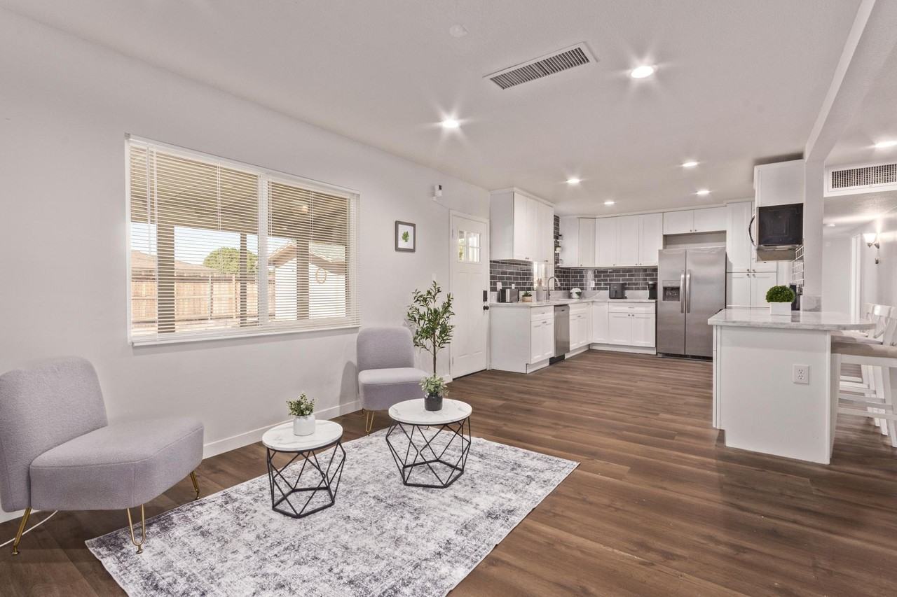 W 7th Pl - Photo 2 of 11