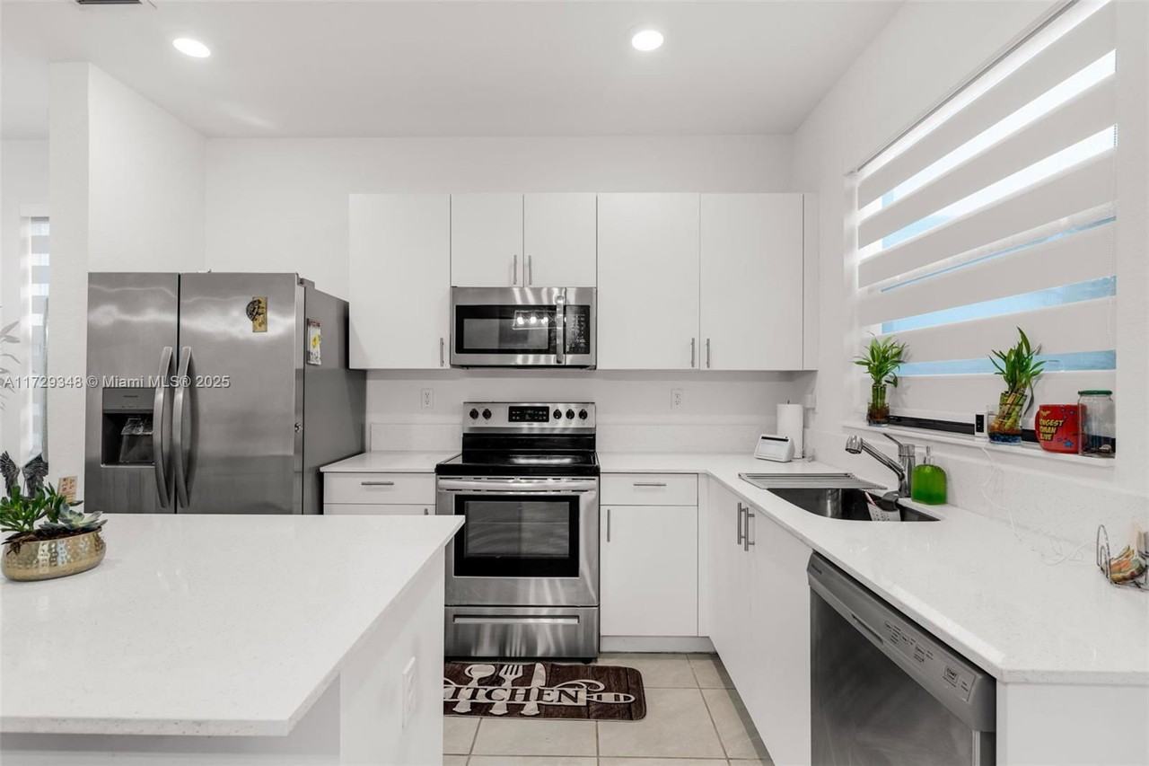 13315 Sw 285th St #13315 - Photo 3 of 8