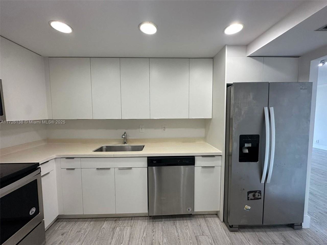 780 Ne 69th St #1904 - Photo 2 of 8