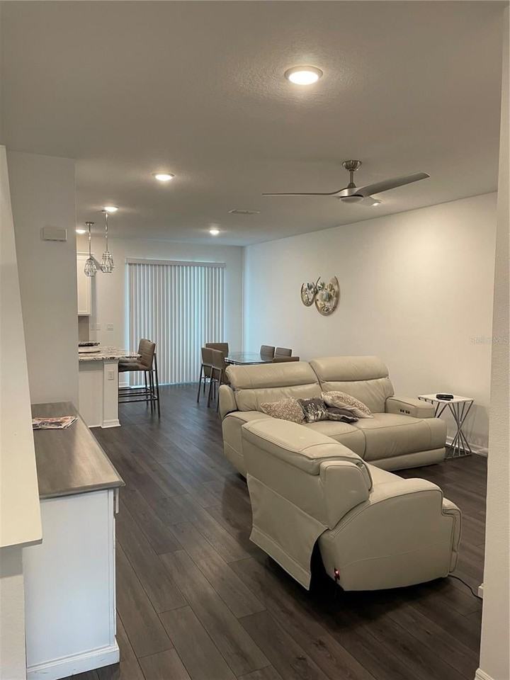 759 Spring Palms Loop - Photo 4 of 23