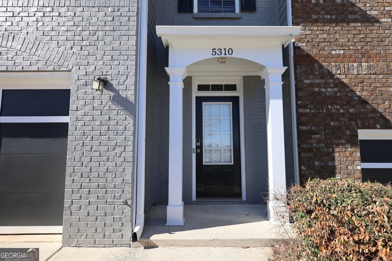 5310 Sherwood Way - Photo 2 of 21