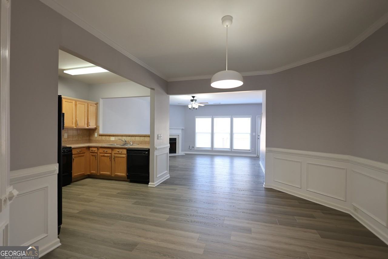 5310 Sherwood Way - Photo 4 of 21