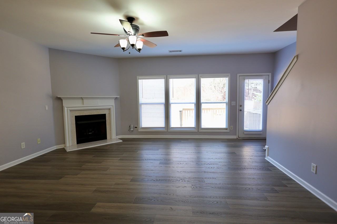 5310 Sherwood Way - Photo 6 of 21