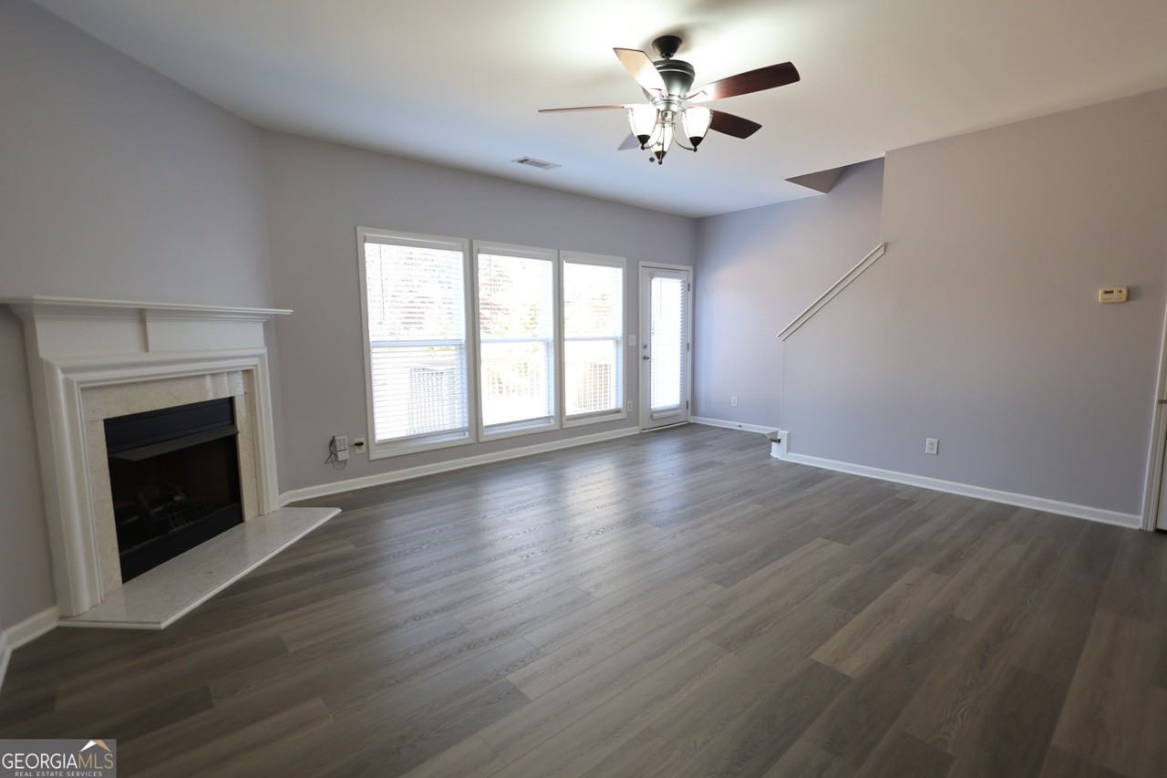 5310 Sherwood Way - Photo 7 of 21