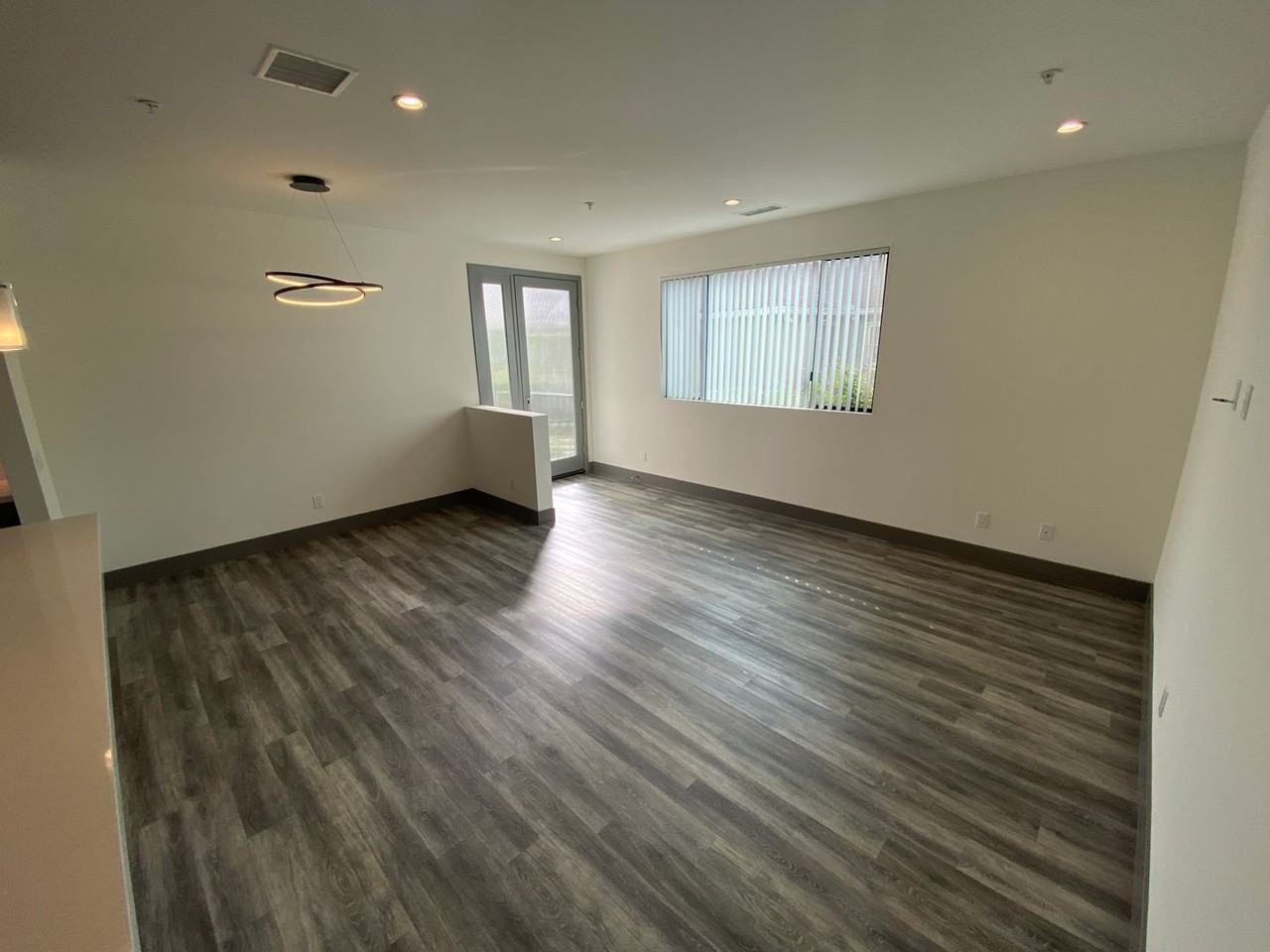 8367 Dunbarton Ave - Photo 6 of 38