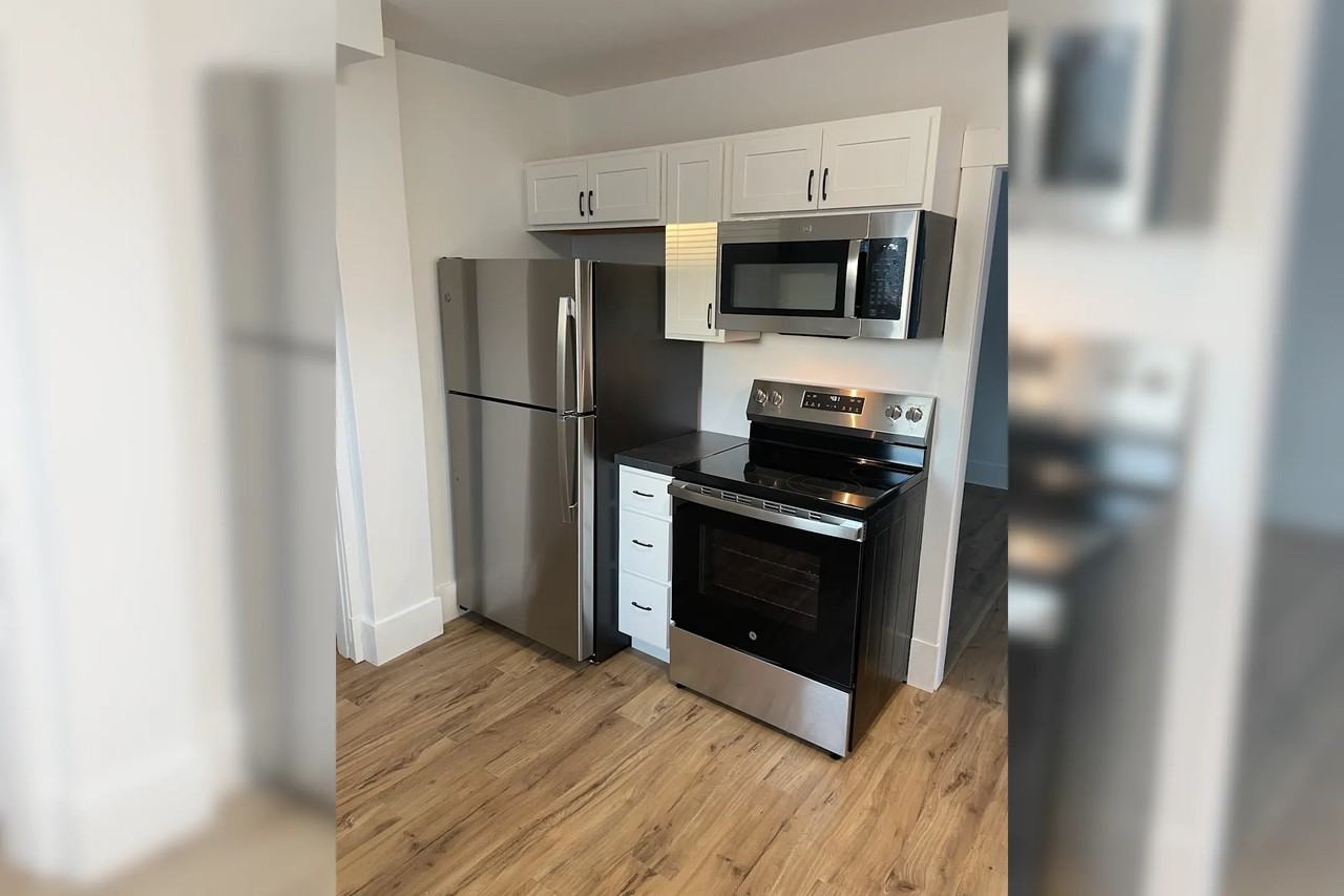 334 East St - Photo 2 of 11