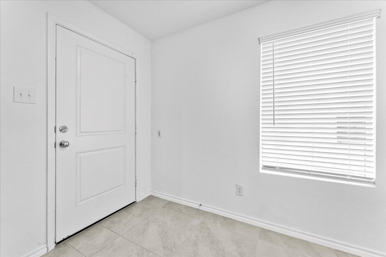 211 Herman Ln - Photo 3 of 40