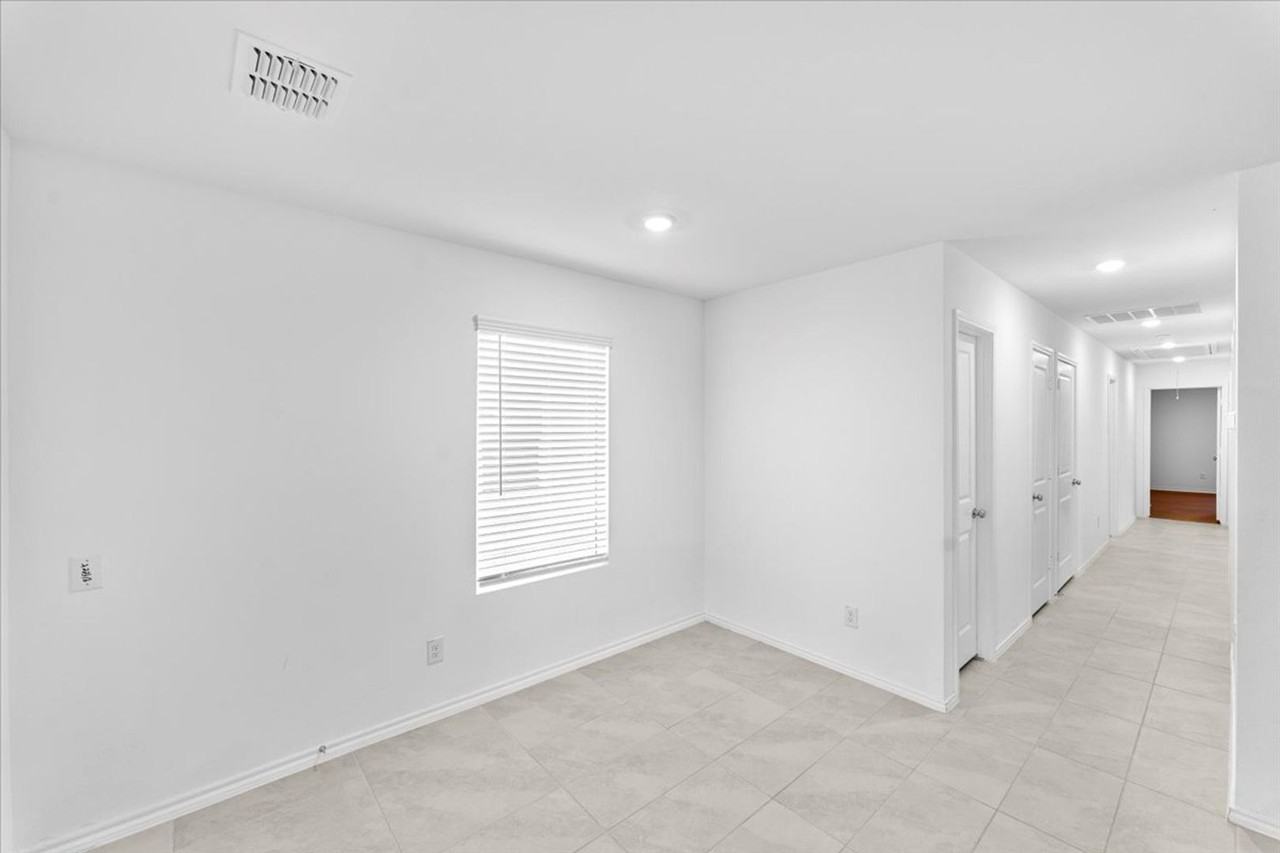 211 Herman Ln - Photo 4 of 40
