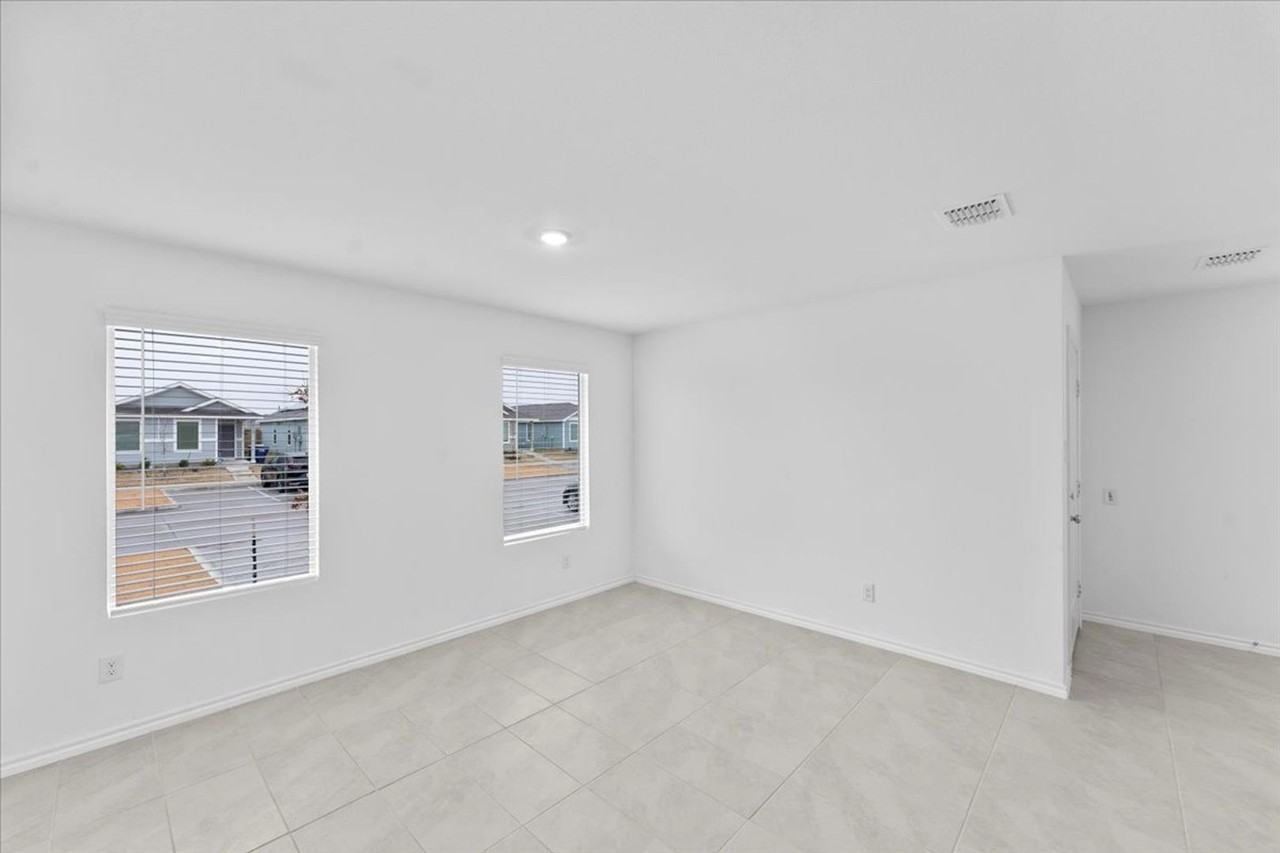 211 Herman Ln - Photo 7 of 40