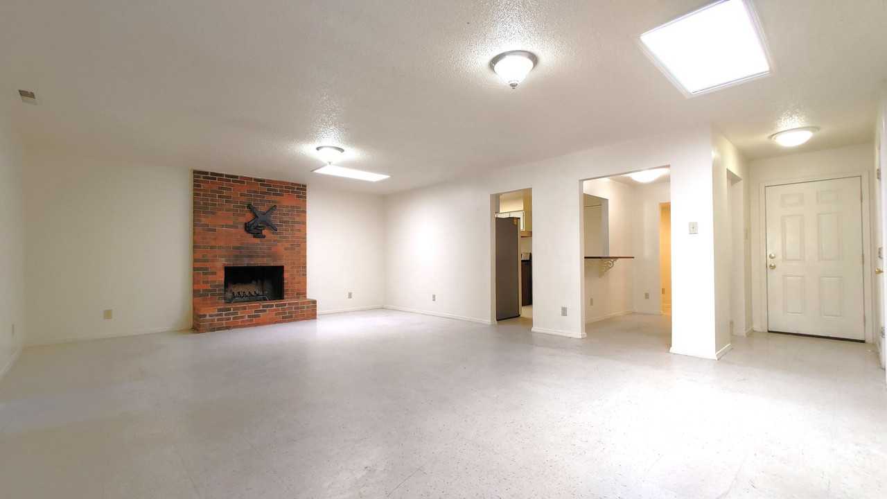 12905 Roma Ave Ne - Photo 2 of 18