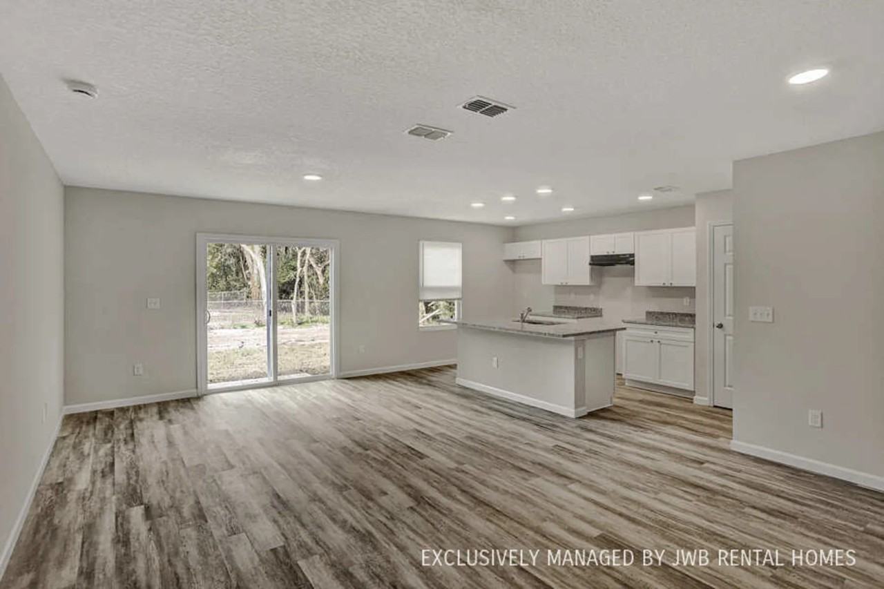 1429 Palmdale St - Photo 3 of 15