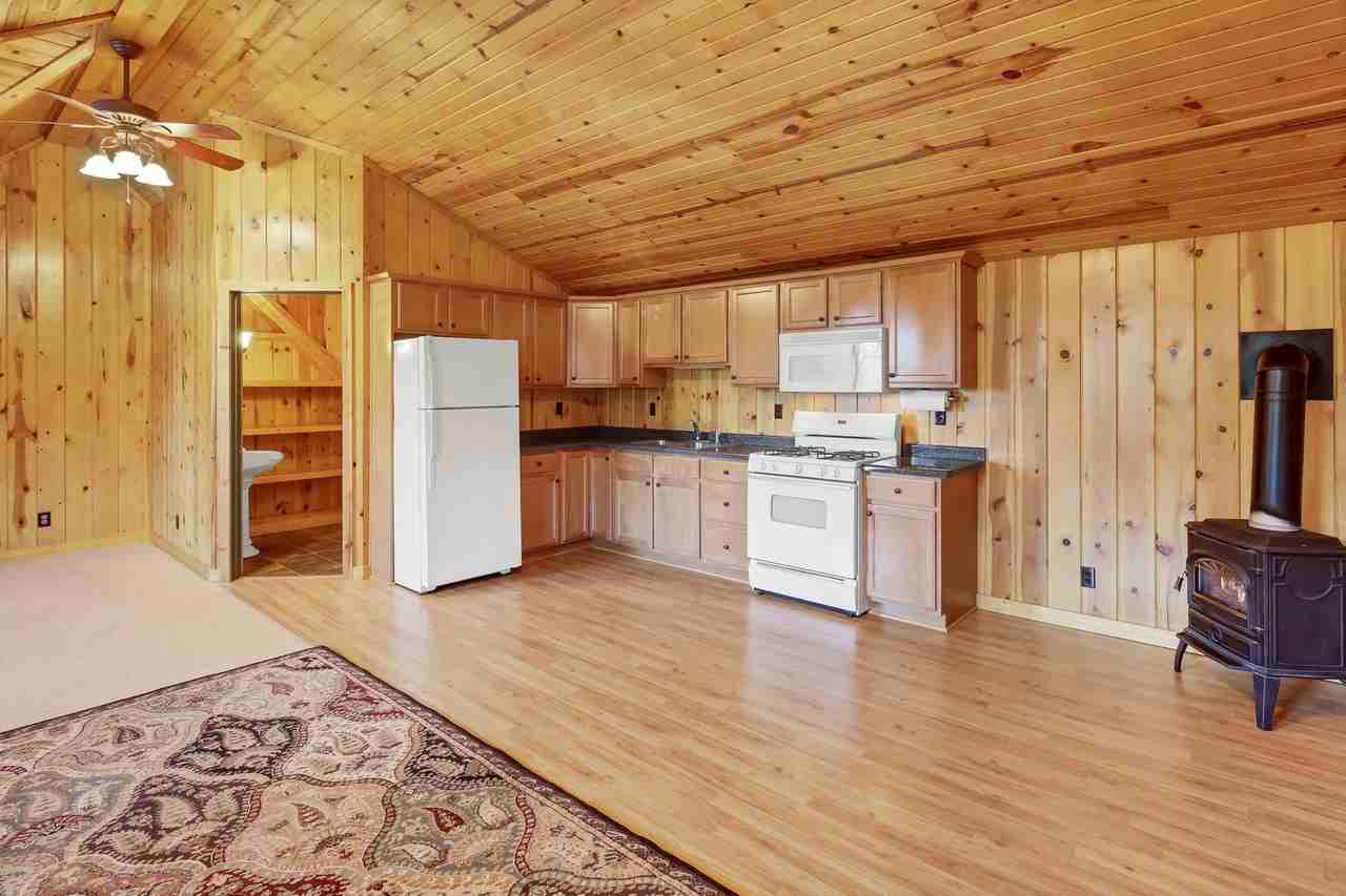 14316 284th Ave Nw - Photo 2 of 9