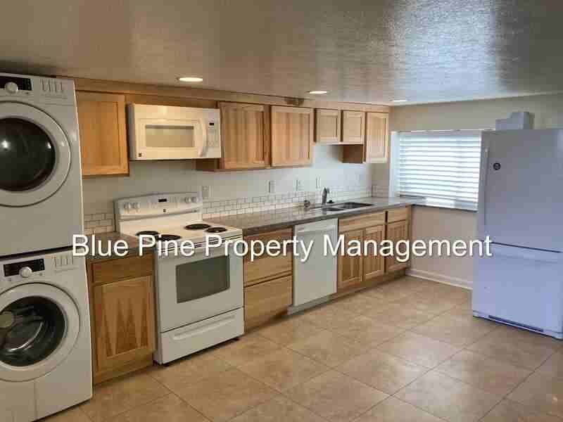 1344 N Main St #B - Photo 4 of 8