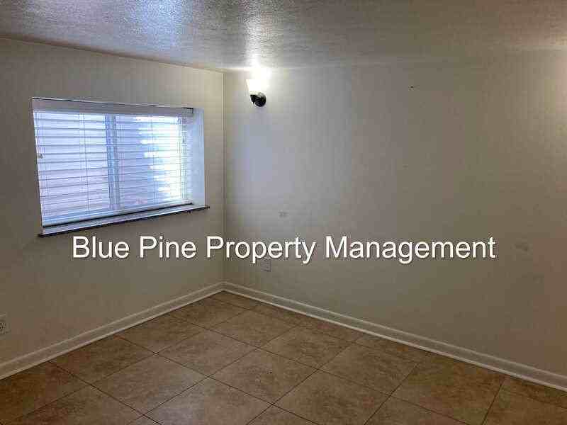 1344 N Main St #B - Photo 6 of 8