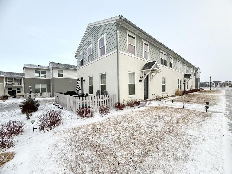 10539 S Liv Way #10539SLI - Photo 2 of 19