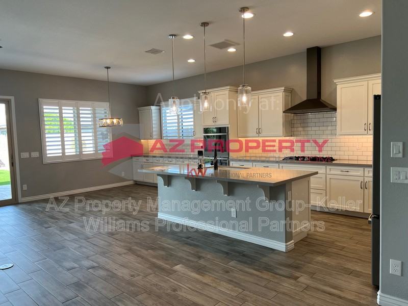 214 E Balao Dr - Photo 2 of 28