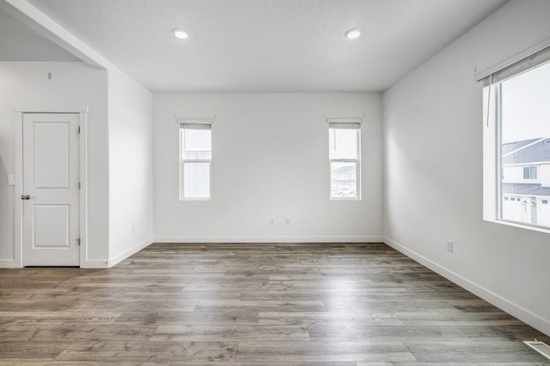 1063 E Waterway Ln #1 - Photo 3 of 43