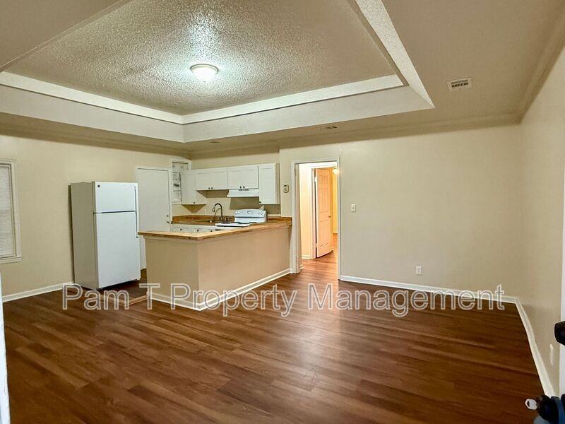 1234 E 55th St #A - Photo 2 of 11