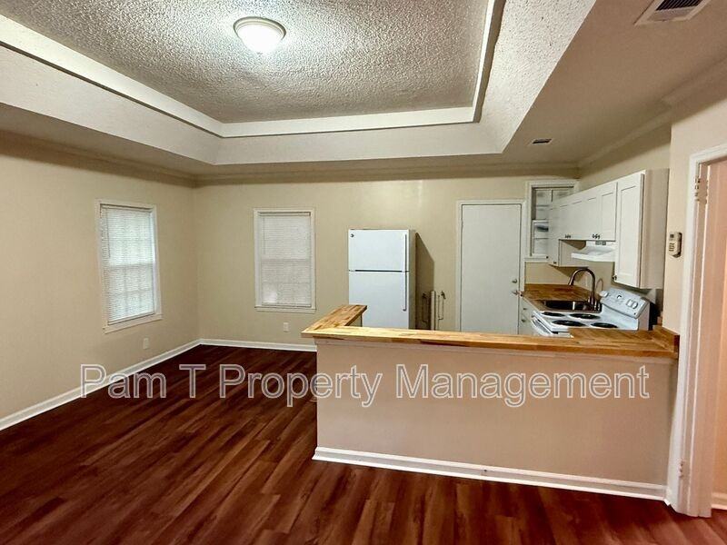 1234 E 55th St #A - Photo 3 of 11