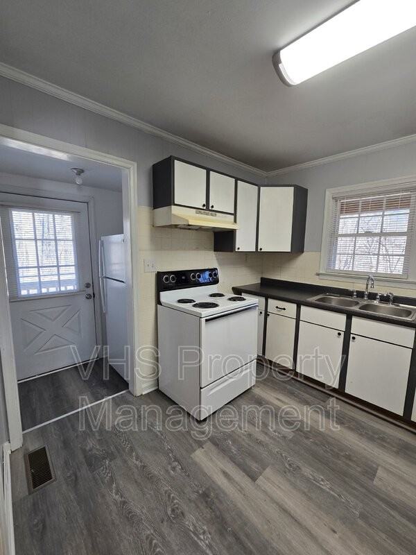 4 Daiseys Rest Rd - Photo 6 of 15