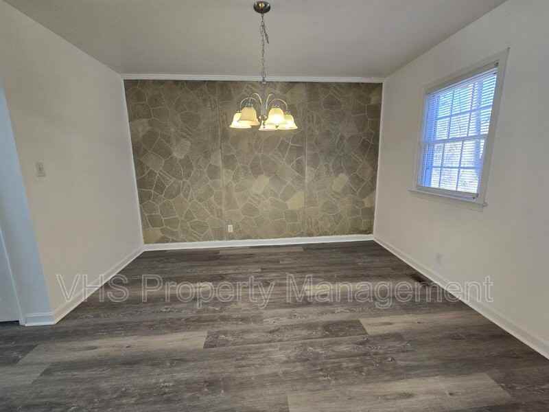 4 Daiseys Rest Rd - Photo 7 of 15