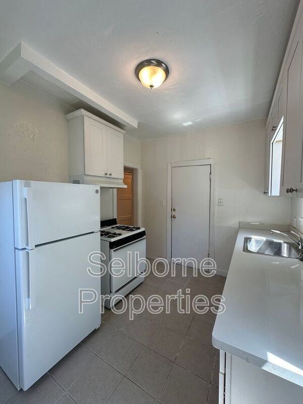 1013 E 22nd St - Photo 2 of 15