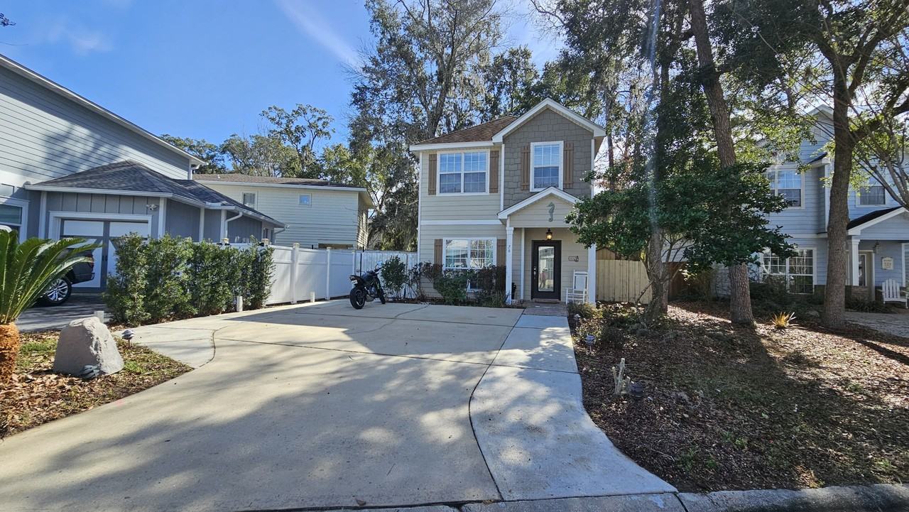 76 Beacon Point Dr - Photo 3 of 32