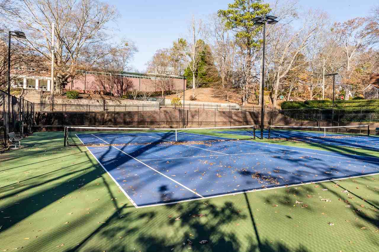 1861 Lyle Ave - Photo 2 of 37