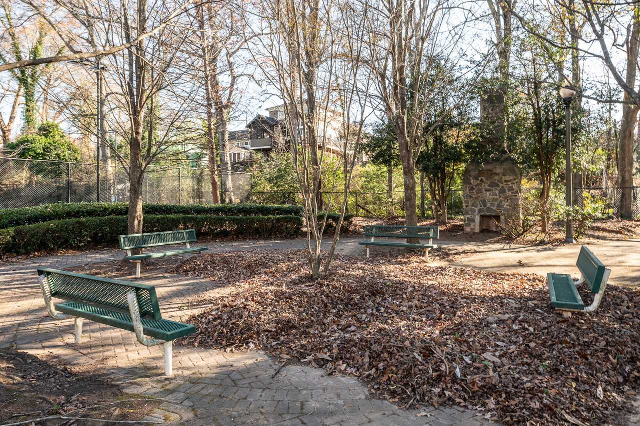 1861 Lyle Ave - Photo 3 of 37