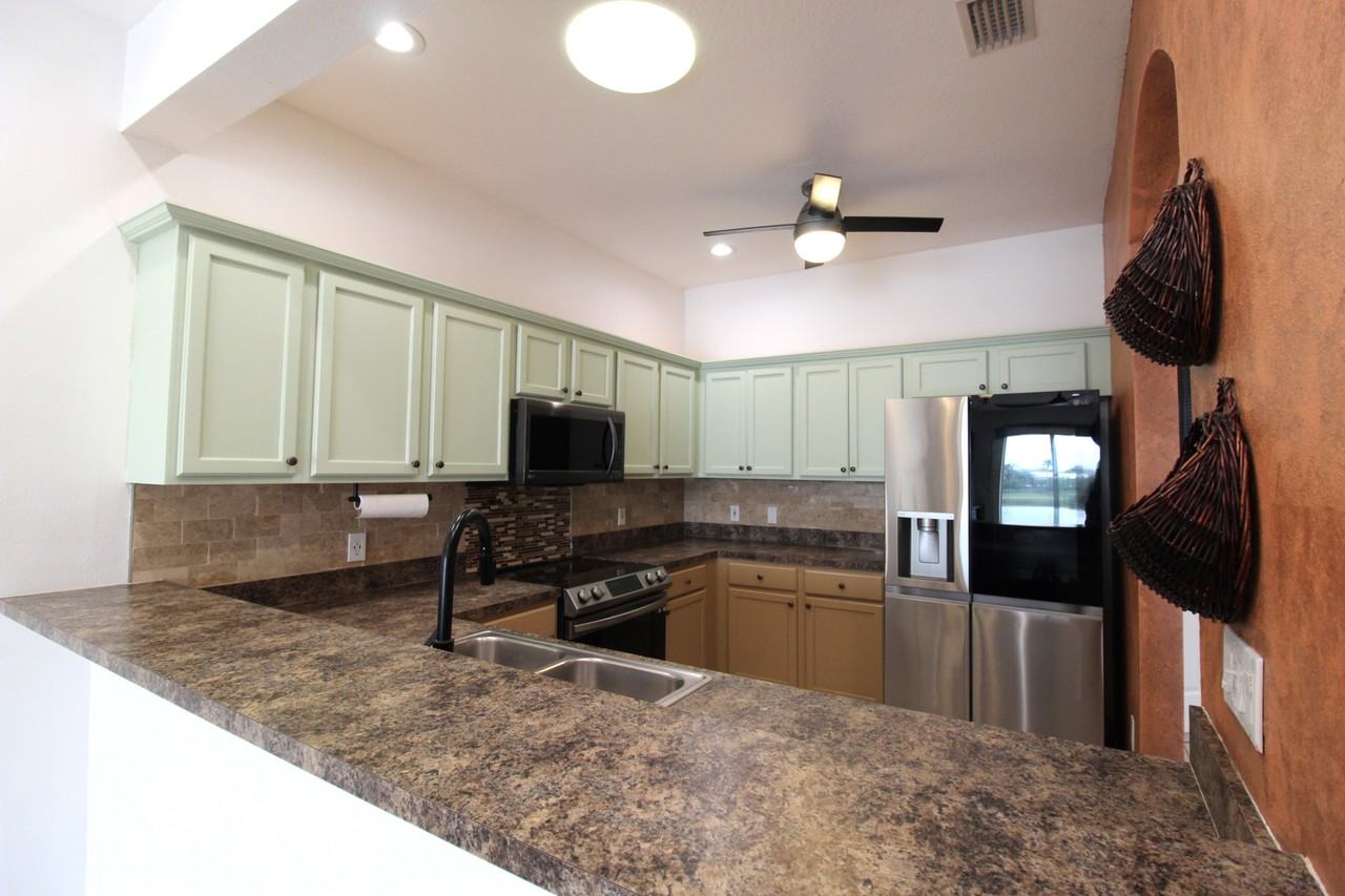 5635 Spanish Point Ct - Photo 3 of 25
