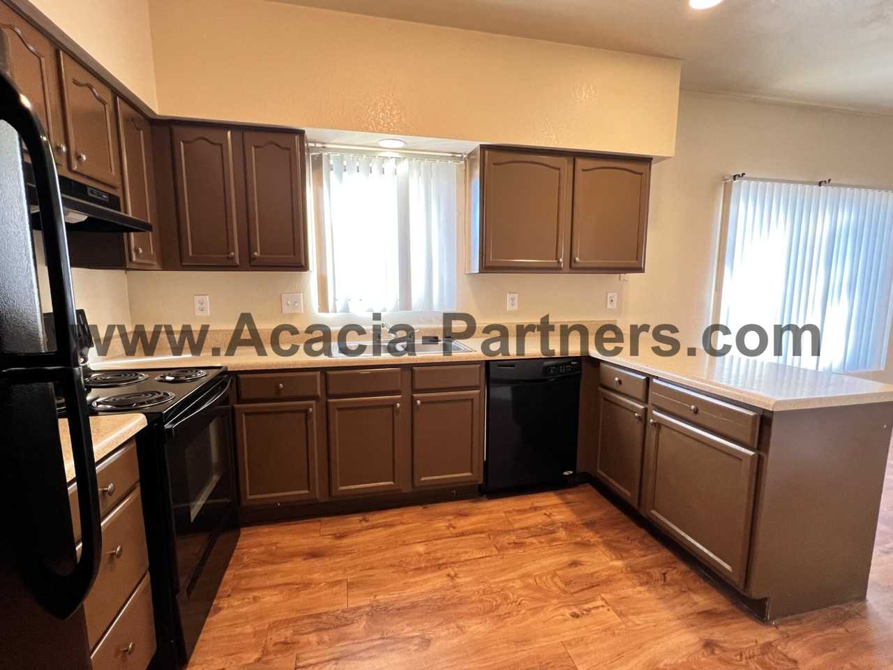 4234 E Monte Vista Dr #3 - Photo 6 of 18