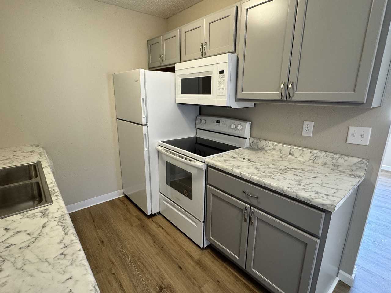 151 S Durkin Dr - Photo 2 of 12